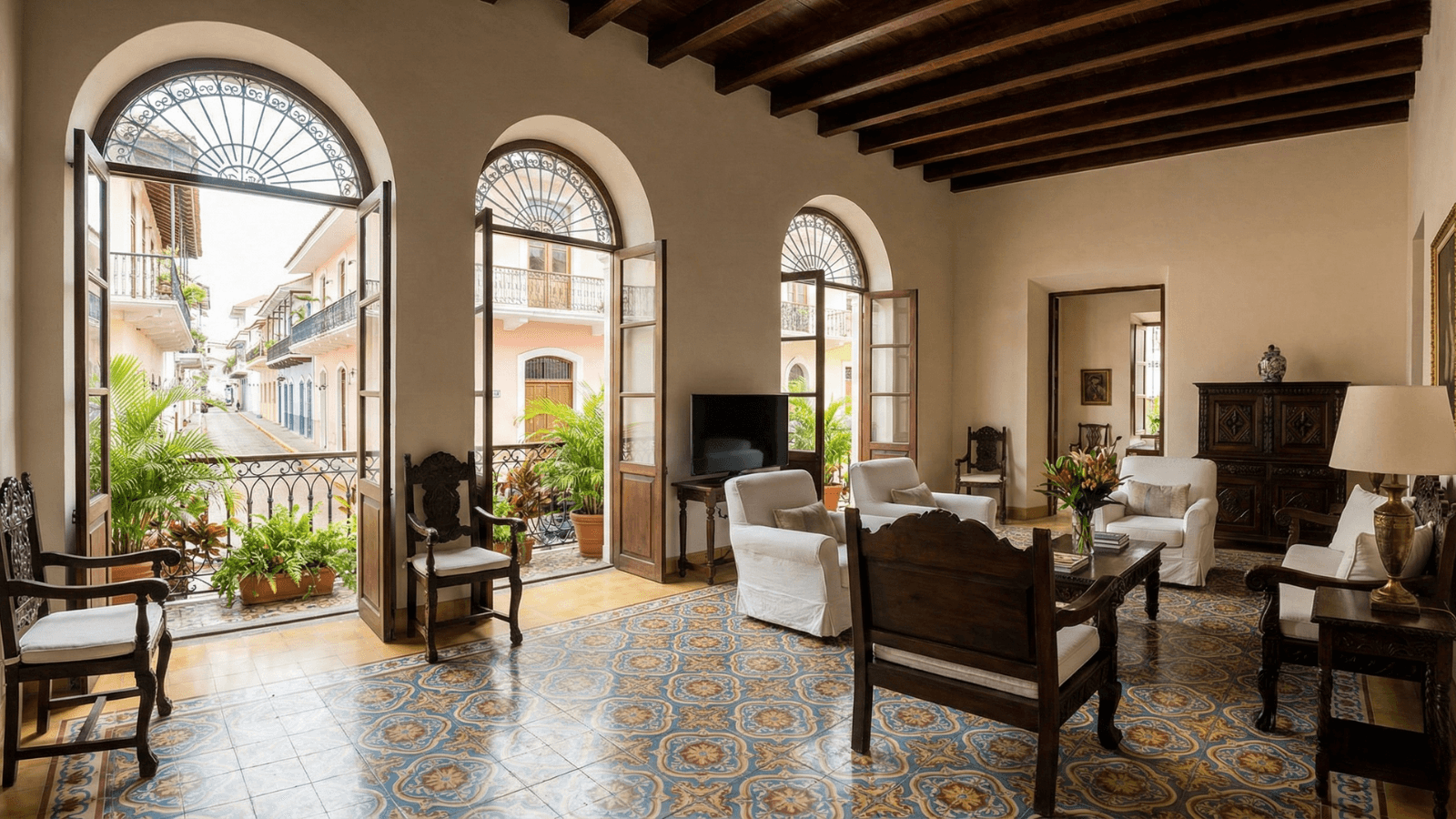 Staff profesional de HostPro en evento corporativo de lujo en Panamá